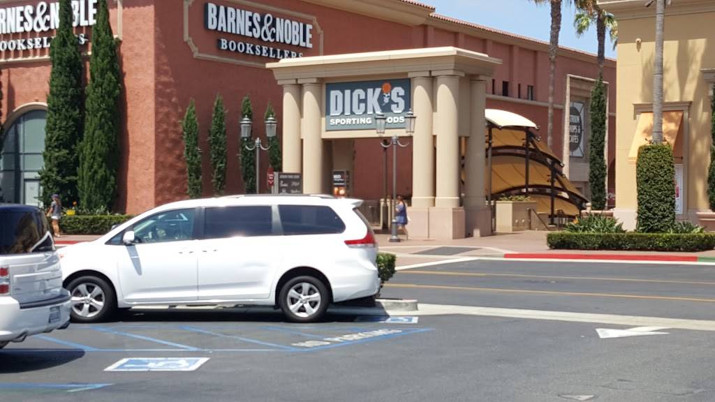 Back Bay Tavern | restaurant | 415 Newport Center Dr, Newport Beach, CA 92660, USA | 9499998572 OR +1 949-999-8572