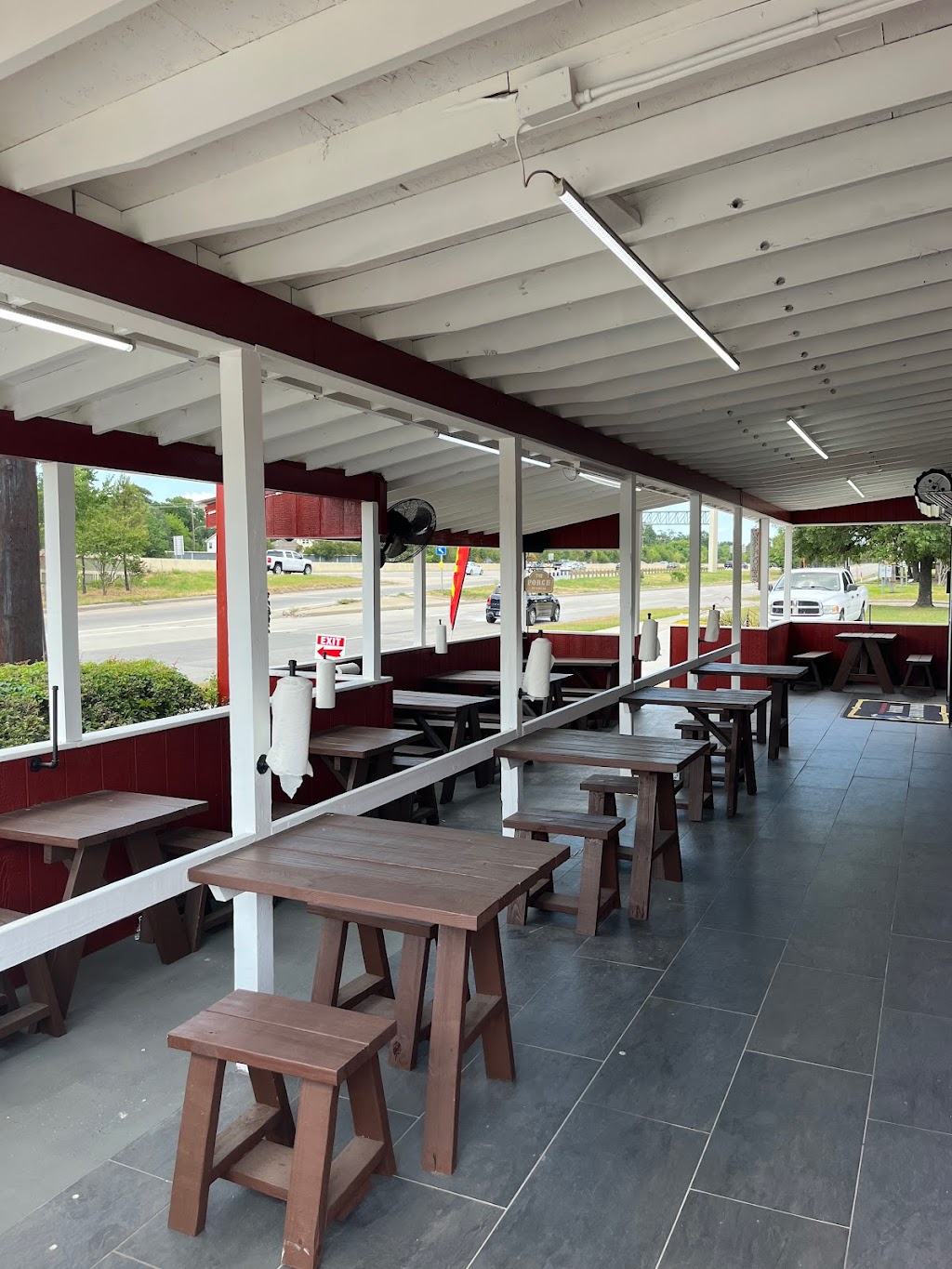 Hungry Farmer Bar-B-Q | restaurant | 1503 N Loop W, Houston, TX 77008, USA | 7138684410 OR +1 713-868-4410