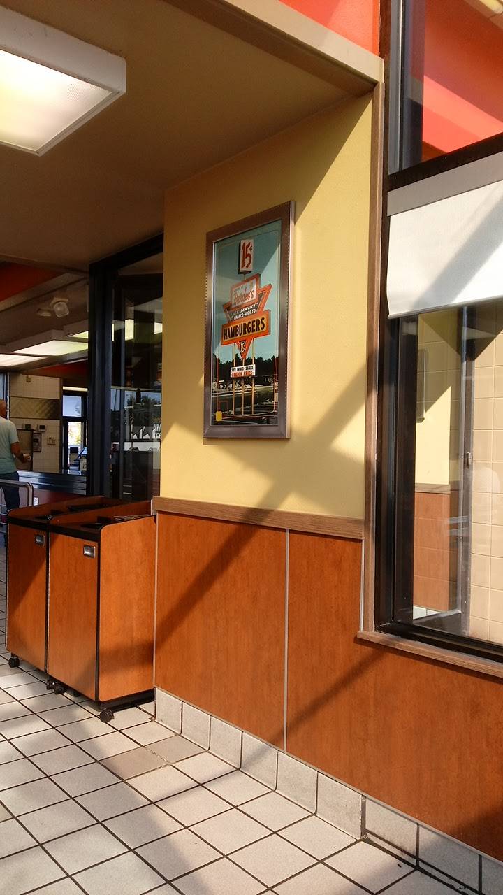 Hardees | restaurant | 629 W Main St, Benton, IL 62812, USA | 6184353286 OR +1 618-435-3286