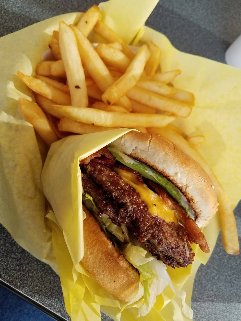 Tip Top Hamburgers | restaurant | 8612 Woodman Ave, Arleta, CA 91331, USA | 8188943835 OR +1 818-894-3835