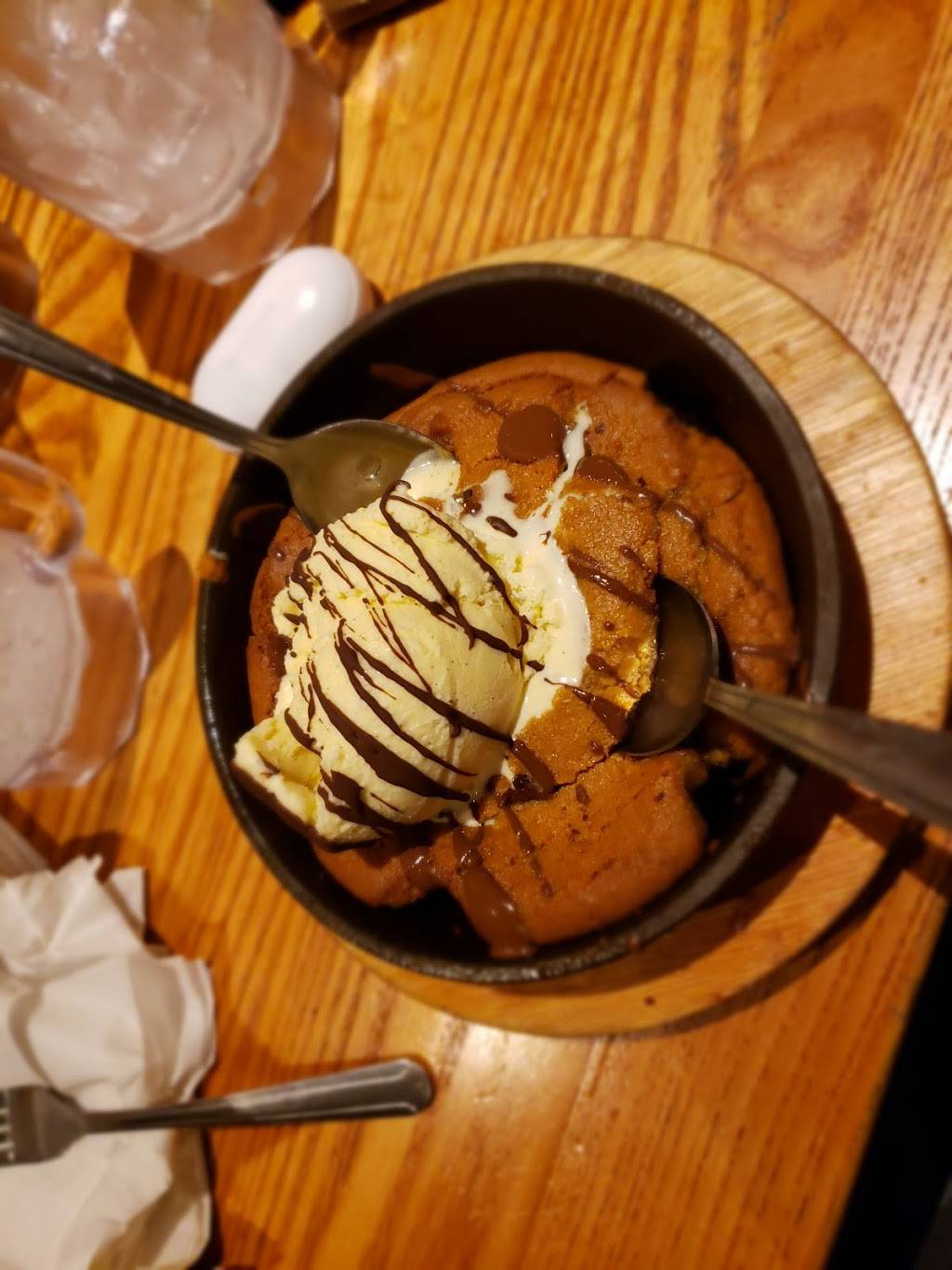 Chilis Grill & Bar | meal takeaway | 1175 Riverdale St W, West Springfield, MA 01089, USA | 4137468827 OR +1 413-746-8827