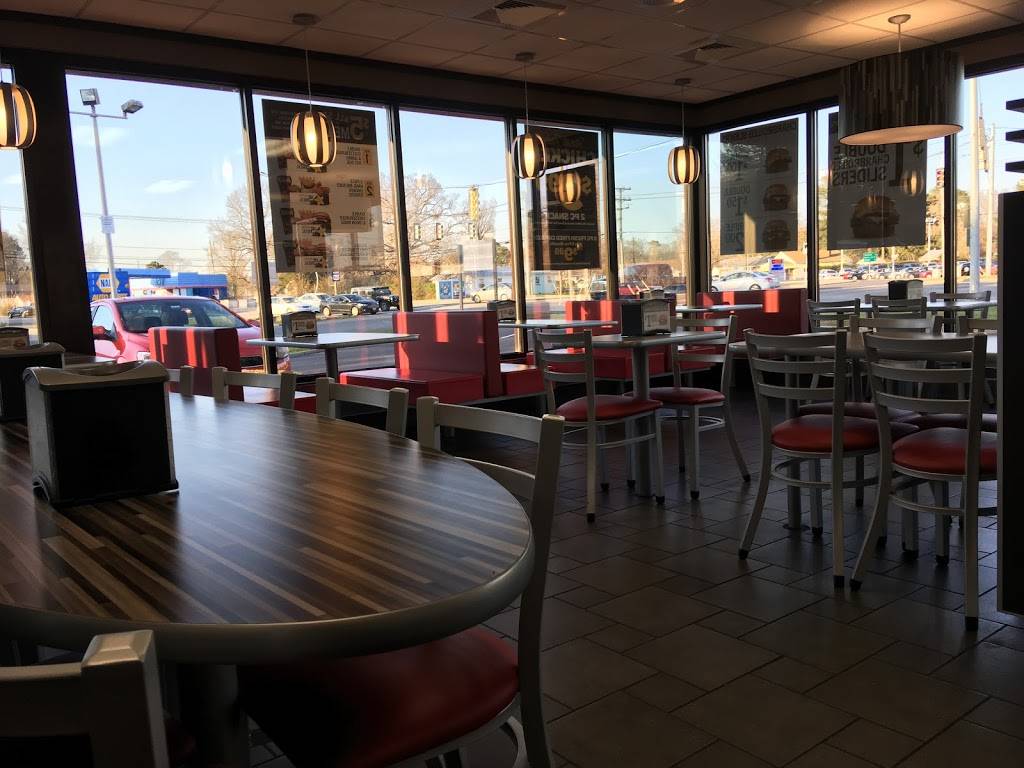 Hardees | restaurant | 2301 Pruden Blvd, Suffolk, VA 23434, USA | 7579347641 OR +1 757-934-7641