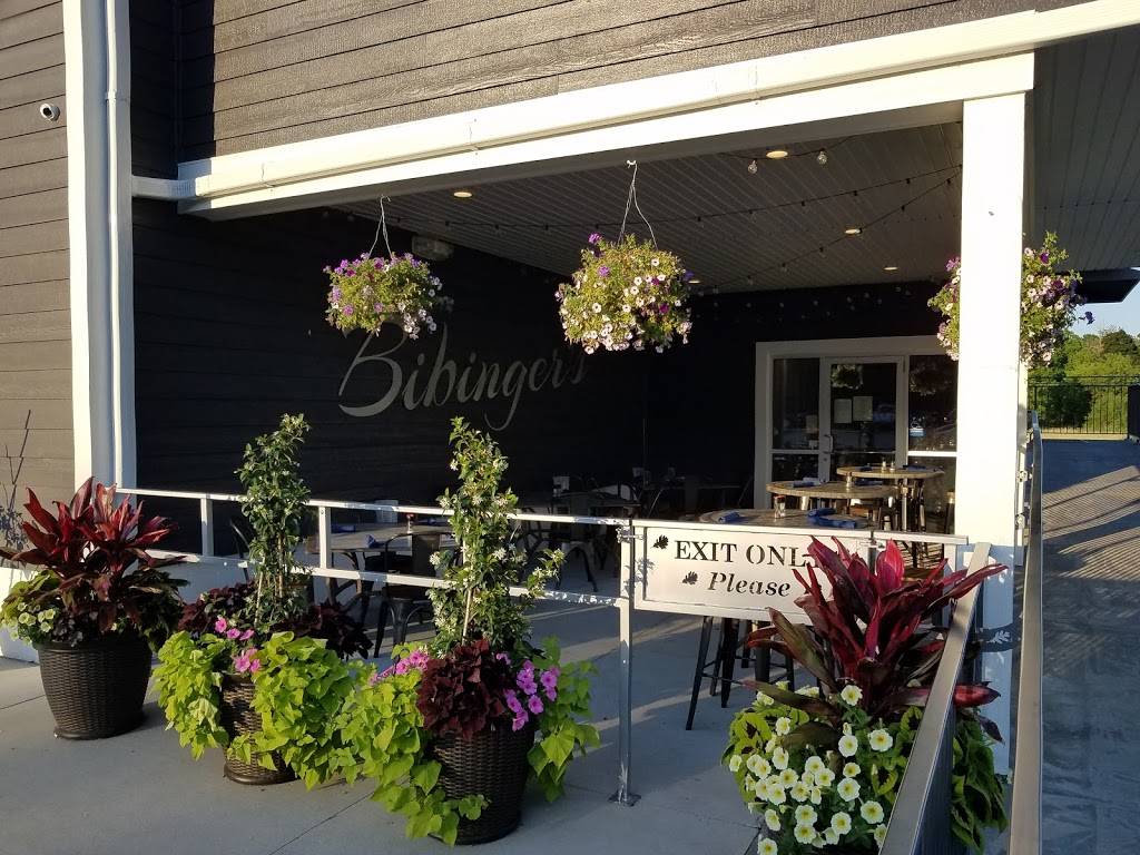 Bibingers Bar & Restaurant | restaurant | 3747 Cedar Creek Rd, Slinger, WI 53086, USA | 2622470703 OR +1 262-247-0703