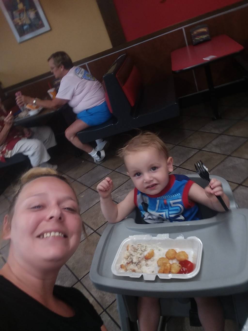 Hardees | restaurant | 726 E Innes St, Salisbury, NC 28144, USA | 7046330721 OR +1 704-633-0721