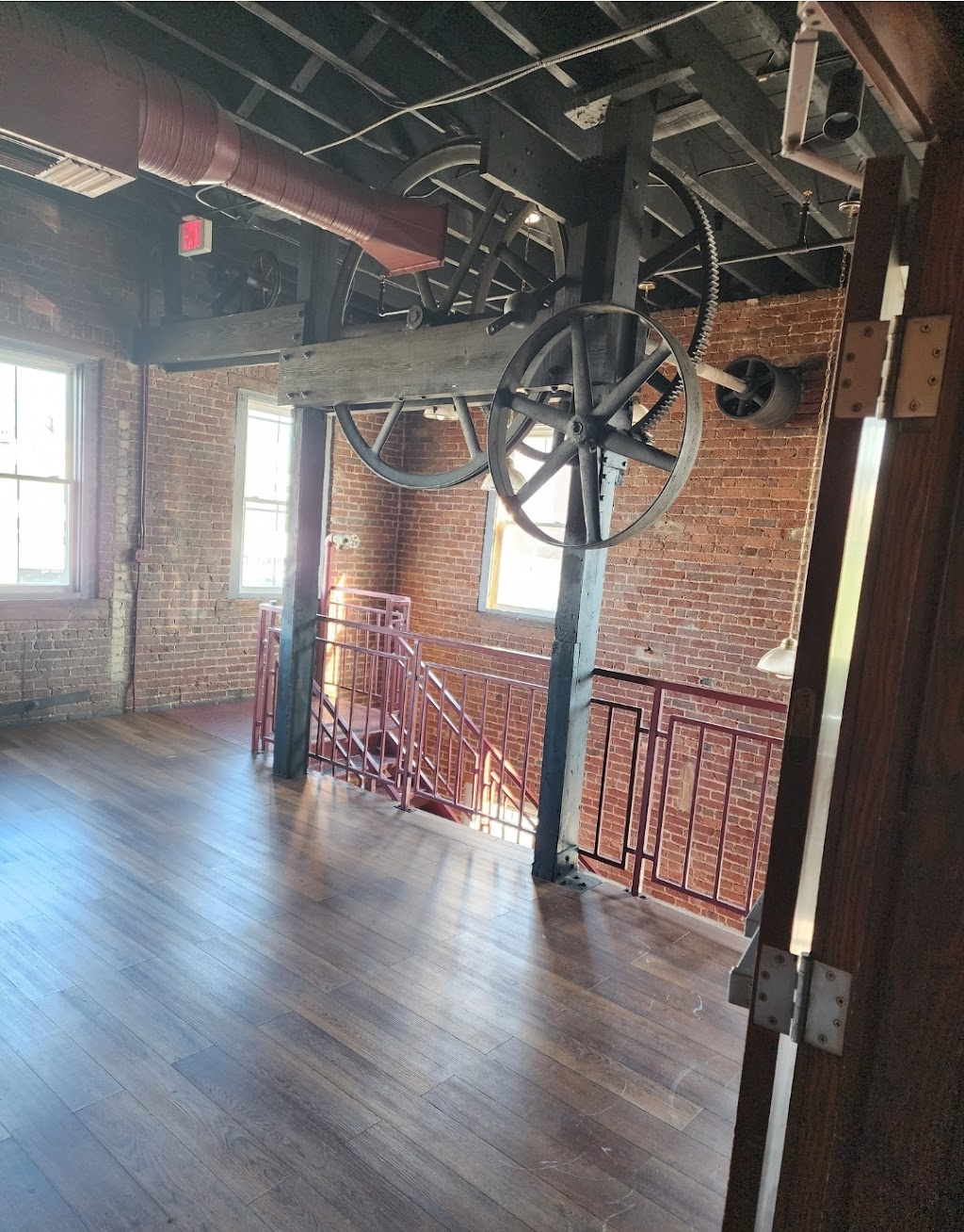 Status Restaurant & Lounge | restaurant | 213 Williamson Rd SE, Roanoke, VA 24011, USA | 5405664483 OR +1 540-566-4483