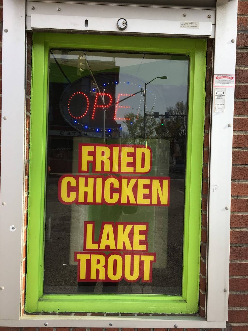 Greens Carryout | meal takeaway | 3200 Greenmount Ave, Baltimore, MD 21218, USA | 4102434545 OR +1 410-243-4545