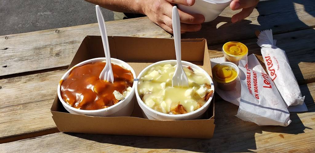 Ga-Ga Patates | restaurant | 1123 Rue Saint-Louis, Gatineau, QC J8T 2R8, Canada | 8195687034 OR +1 819-568-7034