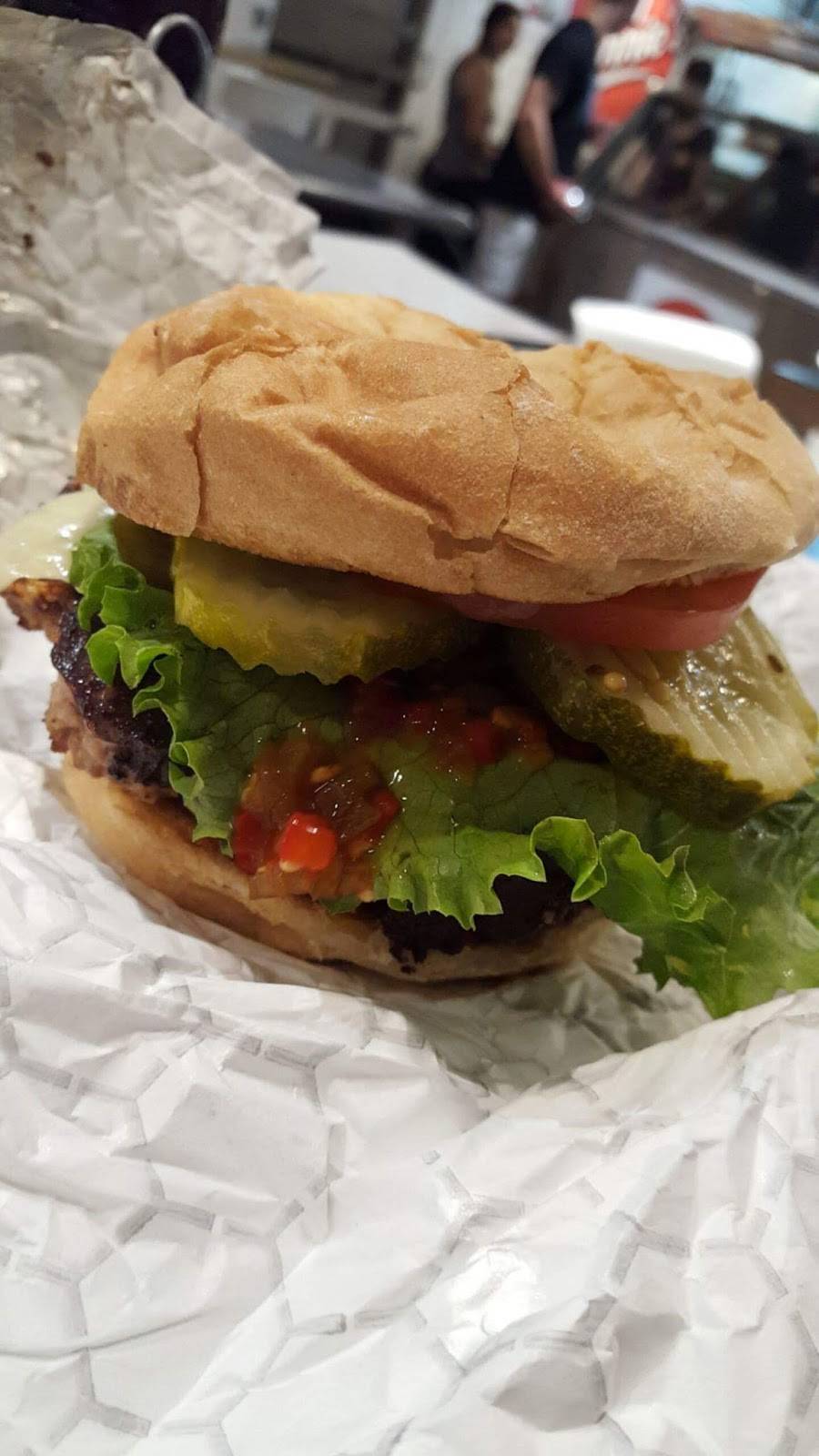 Fat Ronnies Burger Bar | restaurant | 7 Circuit Ave, Oak Bluffs, MA 02557, USA | 5086936600 OR +1 508-693-6600