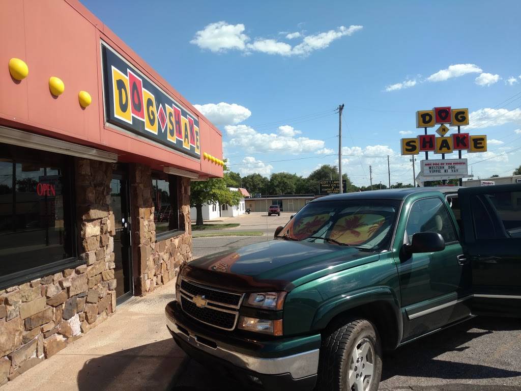 Dog-N-Shake | restaurant | 1640 S Hillside St, Wichita, KS 67211, USA | 3166856631 OR +1 316-685-6631