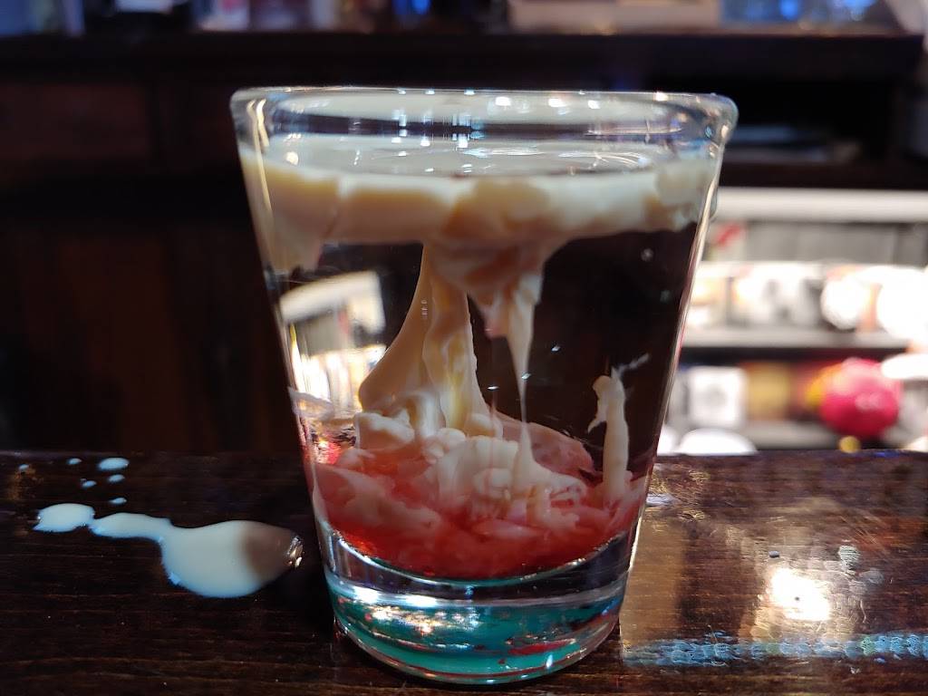 Gorillas Neighborhood Bar & Grill | restaurant | 1309 Oregon St, Oshkosh, WI 54902, USA | 9203857412 OR +1 920-385-7412