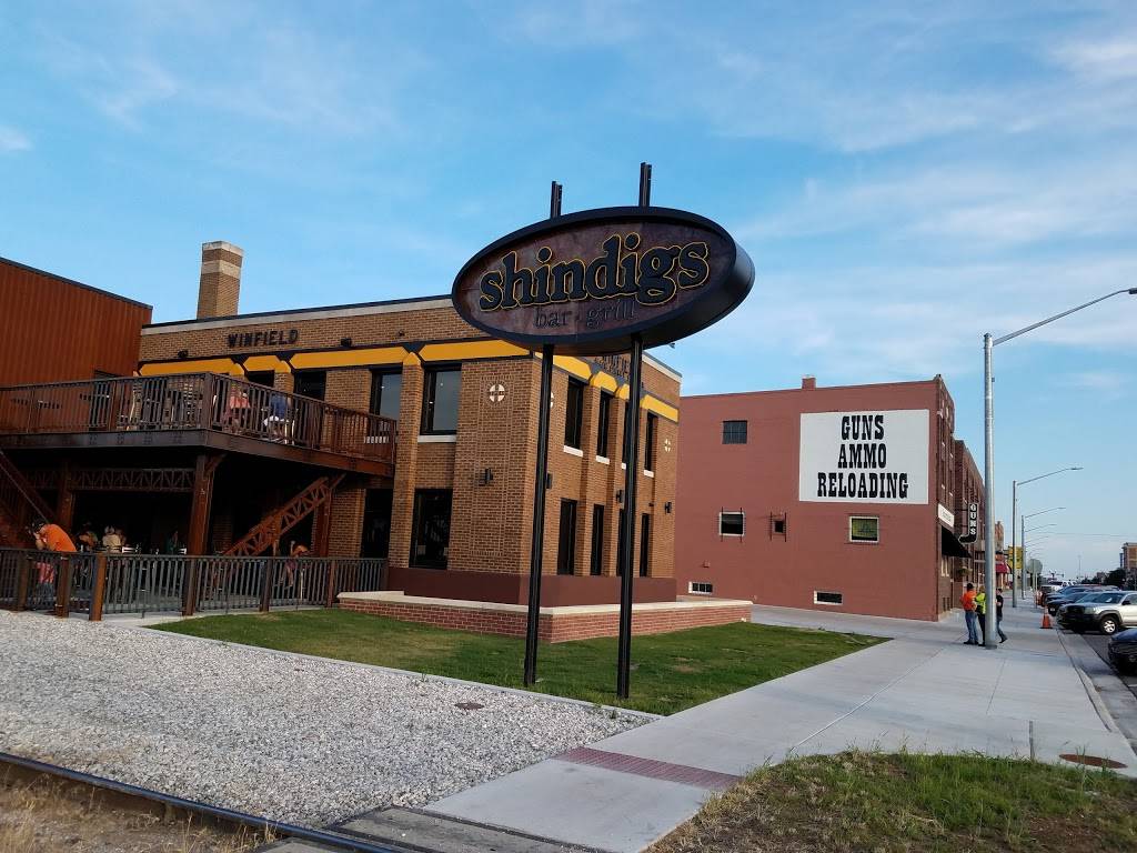 Shindigs Bar & Grill | restaurant | 500 Main St, Winfield, KS 67156, USA | 6202214782 OR +1 620-221-4782