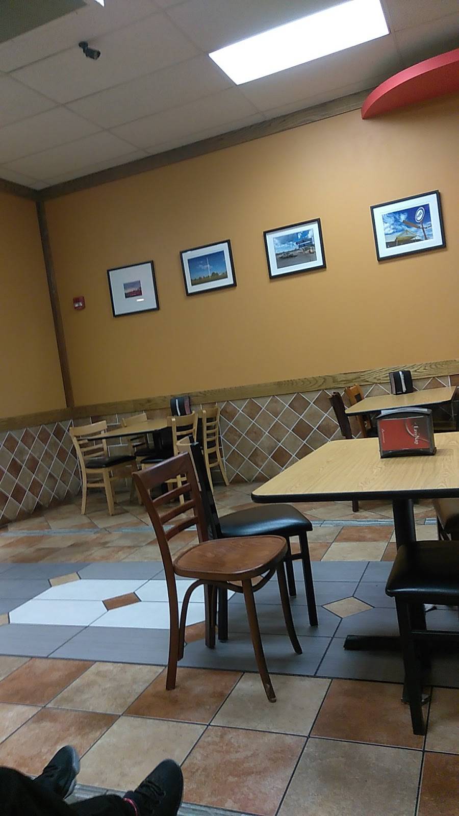 American Deli | restaurant | 2230 Sparkman Dr NW #300, Huntsville, AL 35810, USA | 2568580900 OR +1 256-858-0900