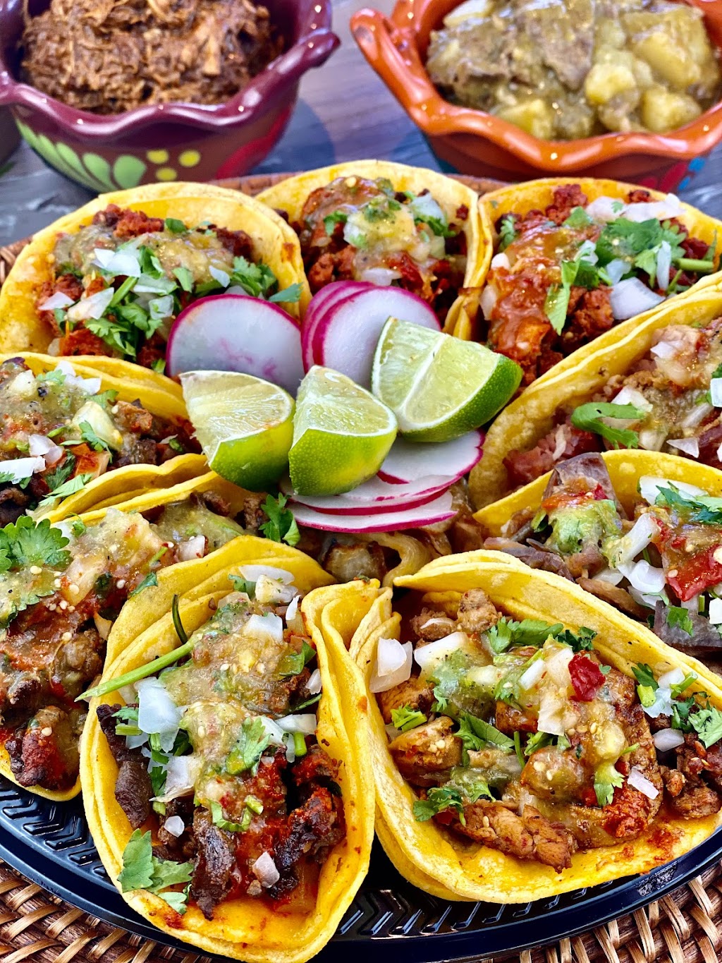 Guanatos Tacos | restaurant | 15963 Yarnell St, Sylmar, CA 91342, USA | 8183366136 OR +1 818-336-6136