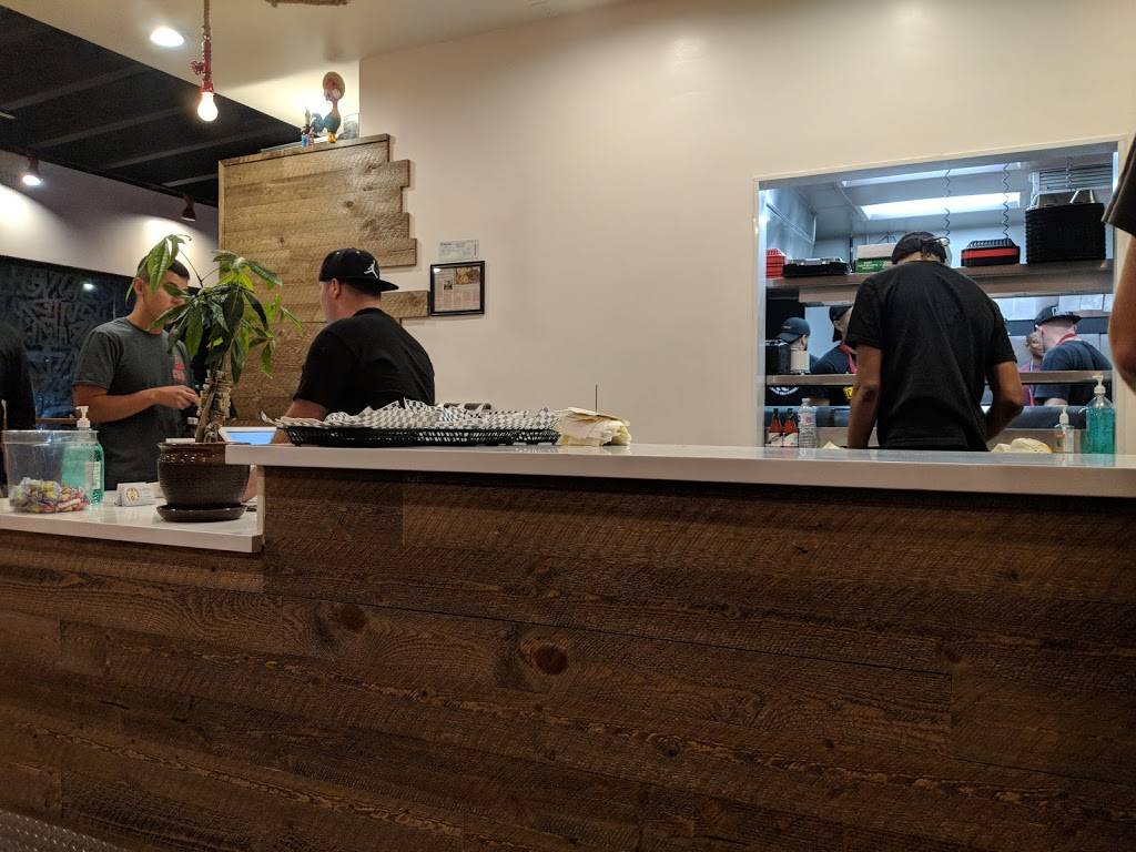 Daves Hot Chicken | restaurant | 970 N Western Ave, Los Angeles, CA 90029, USA | 3235369711 OR +1 323-536-9711