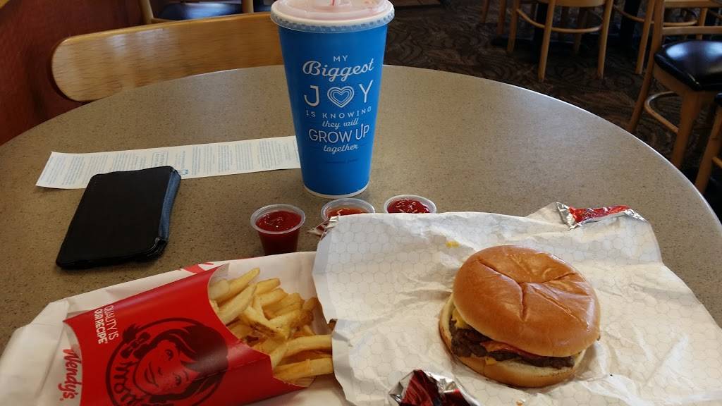 Wendys | restaurant | 1047 Madison St, Shelbyville, TN 37160, USA | 9316859886 OR +1 931-685-9886