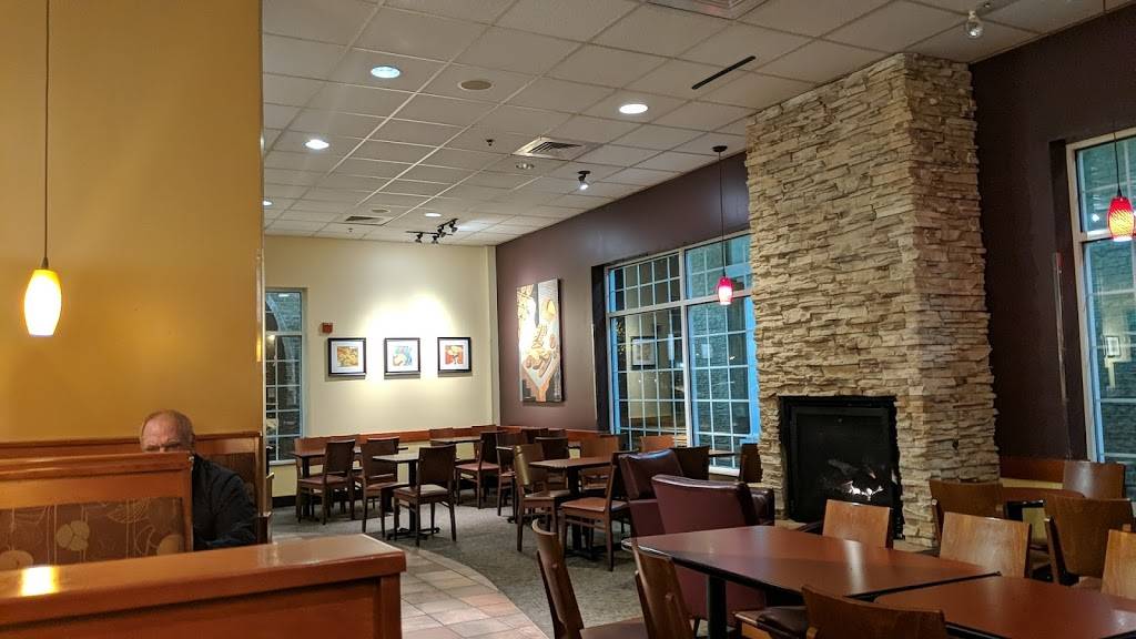 Panera Bread | cafe | 531 Solomon Way, Freehold, NJ 07728, USA | 7323081605 OR +1 732-308-1605