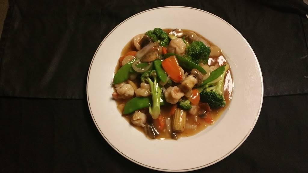 Chinese Pagoda | restaurant | 7200 W North Ave, Wauwatosa, WI 53213, USA | 4147748400 OR +1 414-774-8400