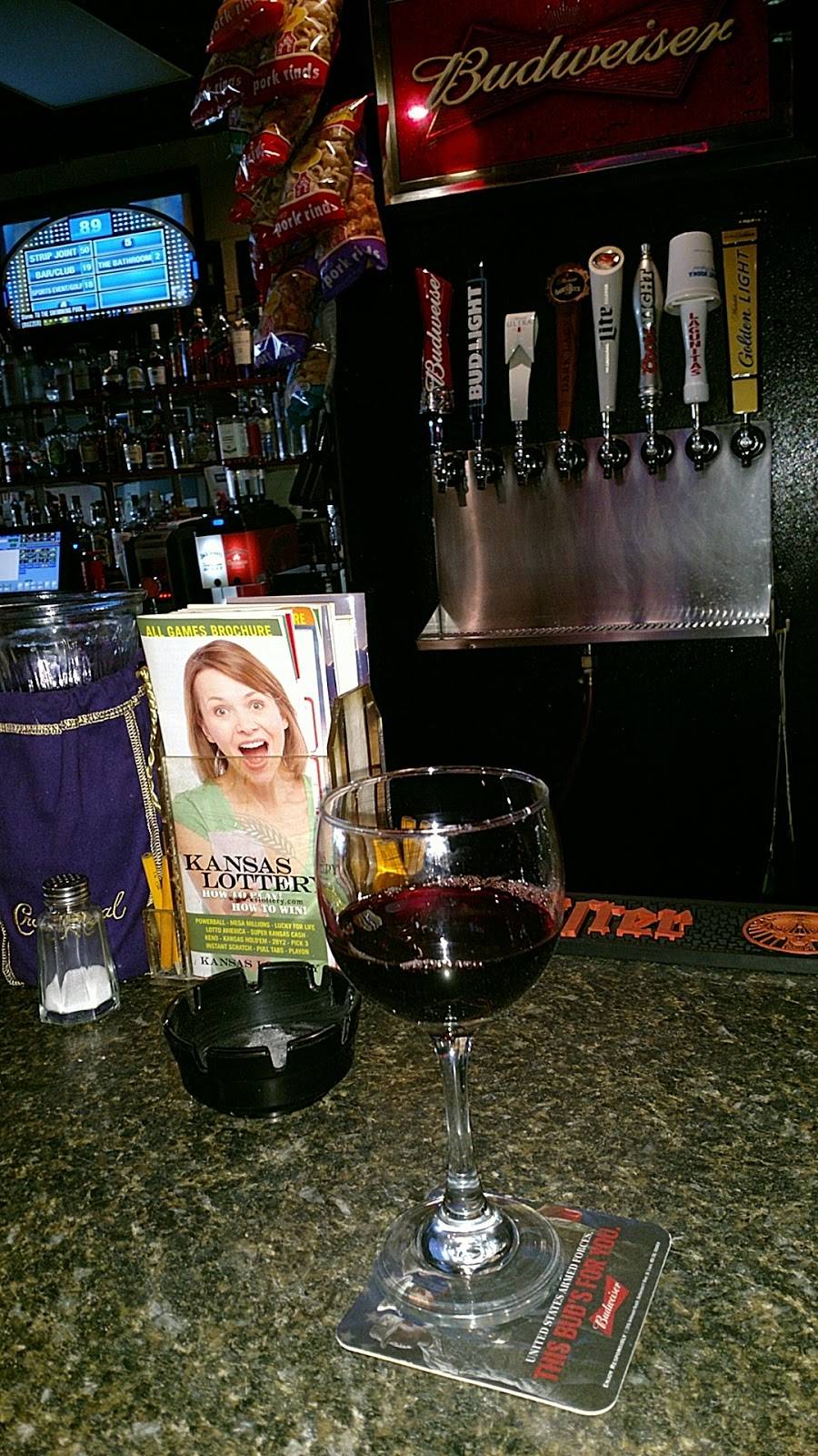 Bricks | restaurant | 409 State St, Augusta, KS 67010, USA | 3167750001 OR +1 316-775-0001