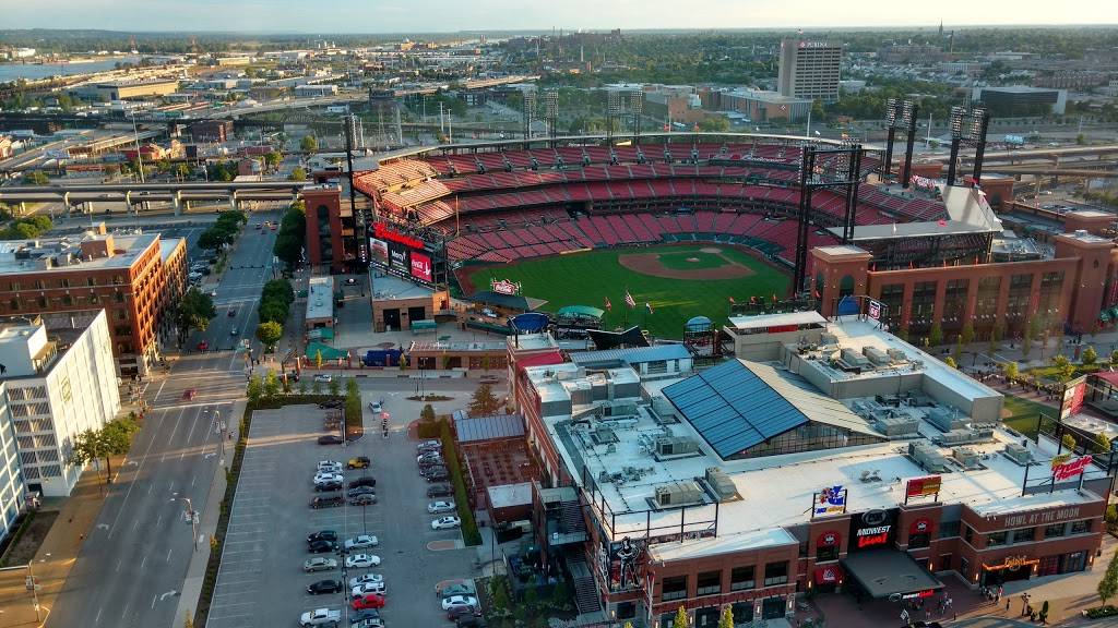 Three Sixty | night club | 1 S Broadway, St. Louis, MO 63102, USA | 3142418439 OR +1 314-241-8439