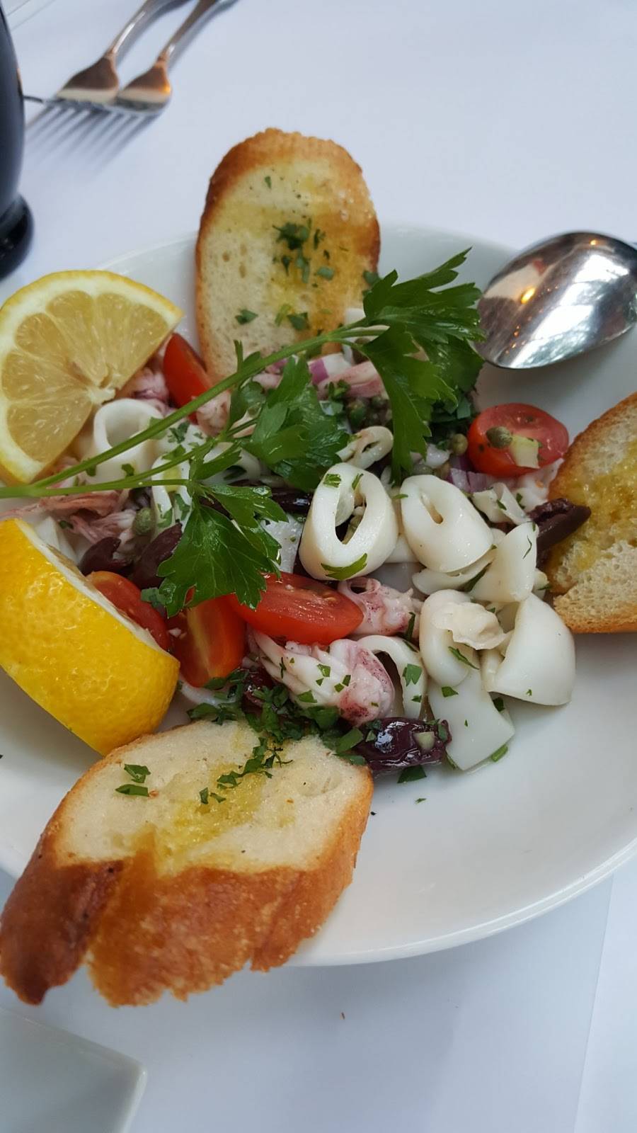 Riviera | restaurant | 75 Montgomery Dr, Santa Rosa, CA 95404, USA | 7075792682 OR +1 707-579-2682