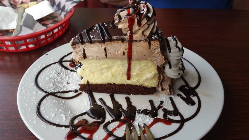 Steeplechase Sports Bar & Grill | restaurant | 1044 Broad St, Camden, SC 29020, USA | 8033109111 OR +1 803-310-9111