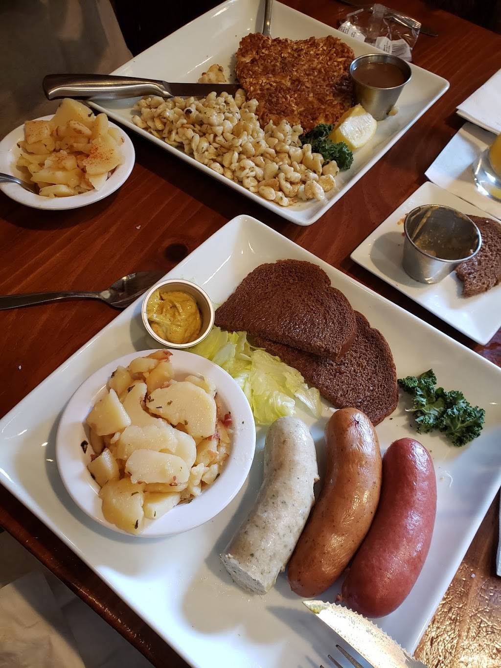 Heidelberg Inn | restaurant | 352 Quaker Rd, Queensbury, NY 12804, USA | 5187925556 OR +1 518-792-5556