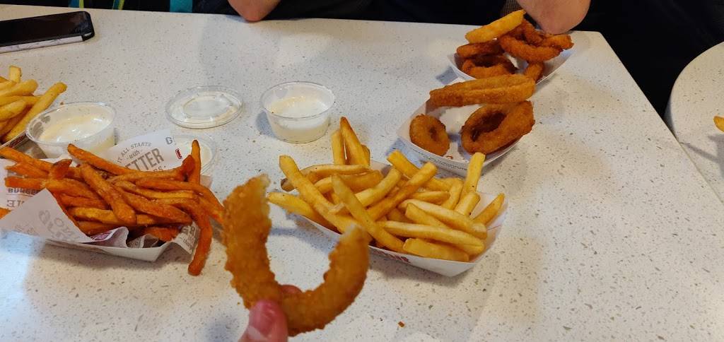 The Habit Burger Grill | restaurant | 900 University Ave, Riverside, CA 92521, USA | 9518277321 OR +1 951-827-7321