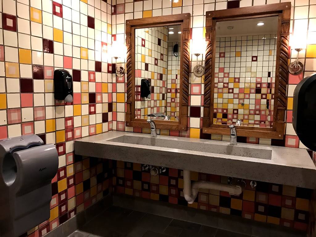 CHUYS | restaurant | 3525 East Sam Houston Pkwy S, Pasadena, TX 77505, USA | 2819980400 OR +1 281-998-0400