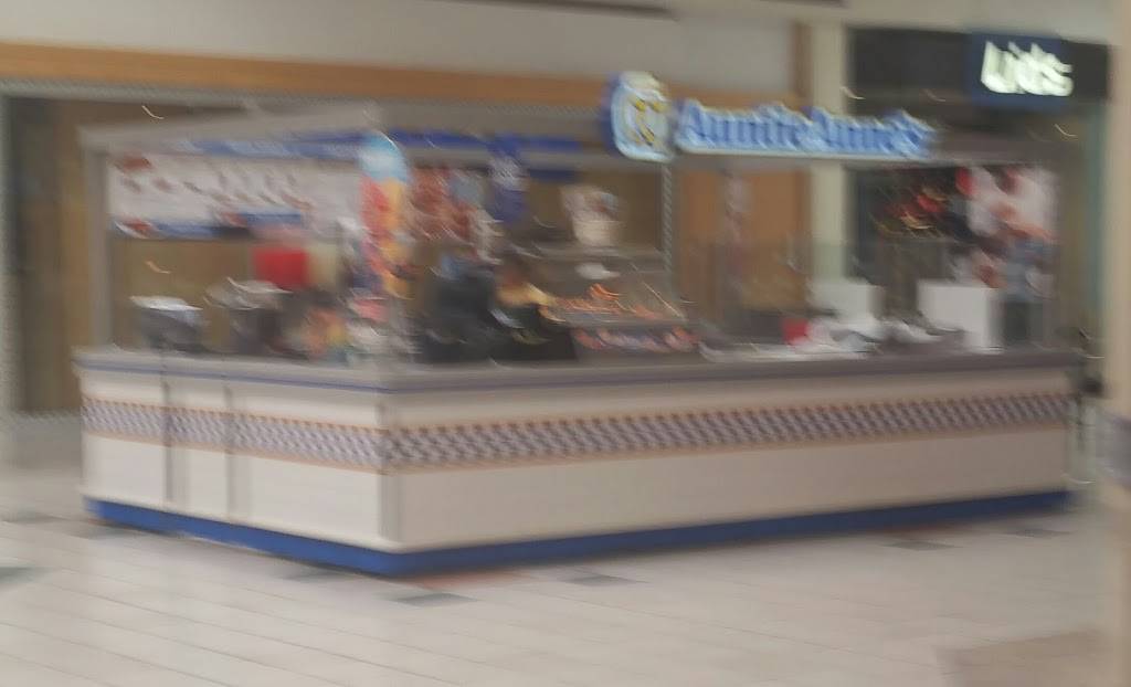 Auntie Annes | bakery | 5538 Durand Ave, Racine, WI 53406, USA | 2625980440 OR +1 262-598-0440