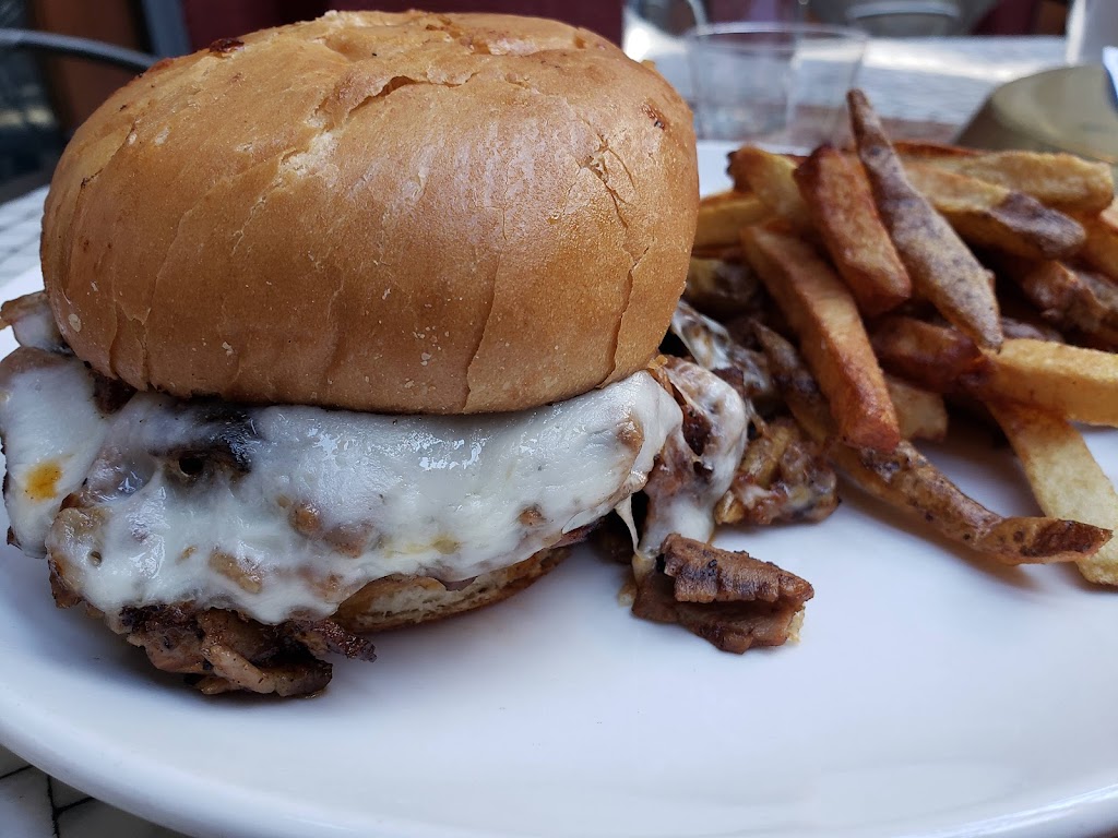 The Eastburn | restaurant | 1800 E Burnside St, Portland, OR 97214, USA | 5032362876 OR +1 503-236-2876