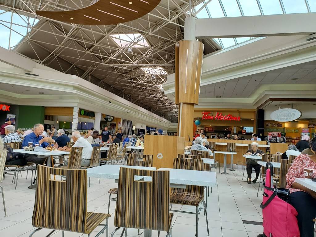 Watts Restaurant | restaurant | 1 Eglinton Square, Scarborough, ON M1L 2K1, Canada | 4167550523 OR +1 416-755-0523