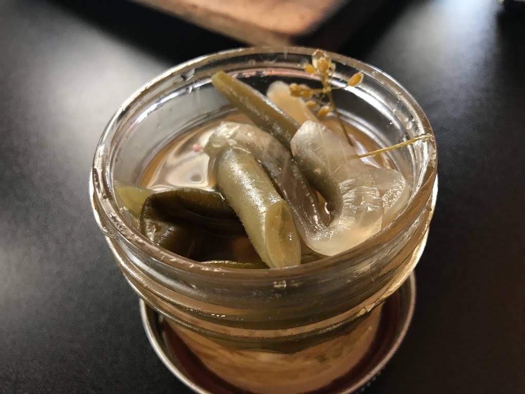 Market Table Bistro | restaurant | 13 E Broad Way, Lovettsville, VA 20180, USA | 5408223008 OR +1 540-822-3008