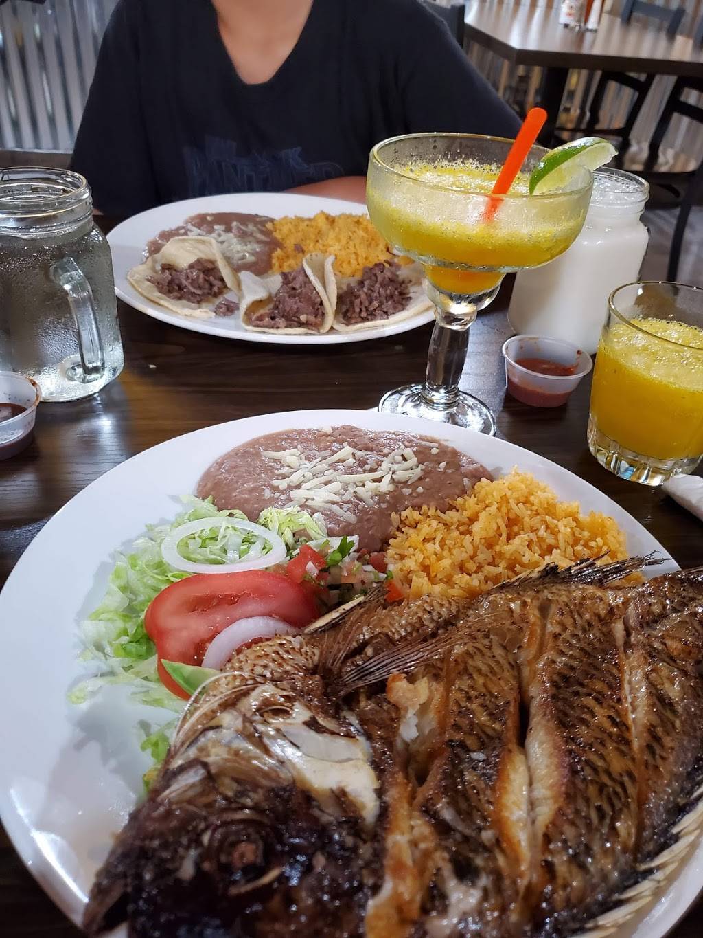 Andale Andale Division Mexican Restaurant | restaurant | 10114 SE Division St, Portland, OR 97266, USA | 5037616500 OR +1 503-761-6500