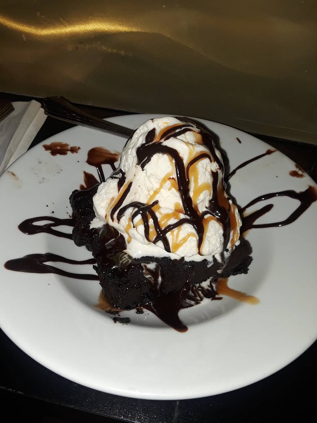 Chucks Alibi | restaurant | 7301 Oxford Ave, Philadelphia, PA 19111, USA | 2157423700 OR +1 215-742-3700