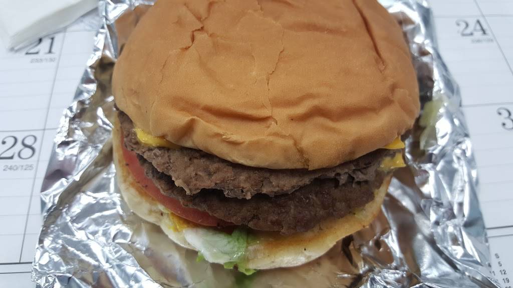 Dixie Dog Drive-In | restaurant | 1421 E South Ave, Ponca City, OK 74604, USA | 5807624439 OR +1 580-762-4439