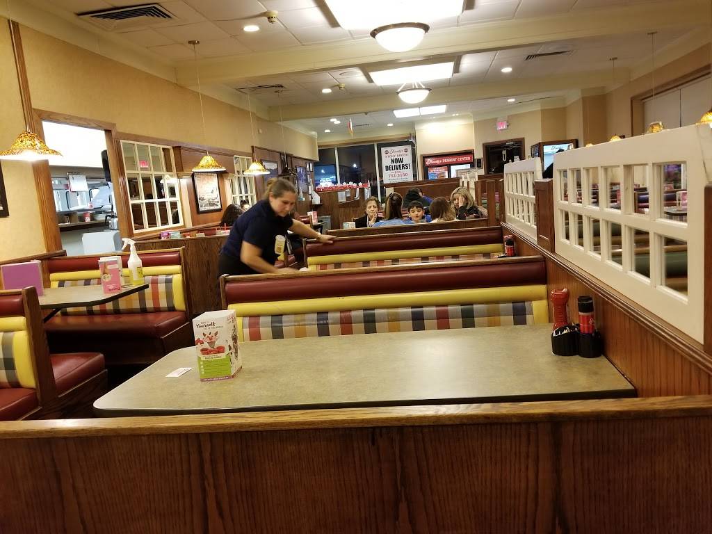 Friendlys | restaurant | 201 Hallock Rd, Stony Brook, NY 11790, USA | 6317513150 OR +1 631-751-3150