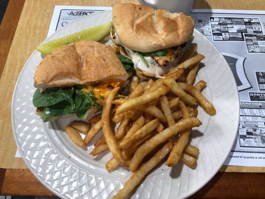 Grandpas Restaurant | restaurant | 686 Rubber Ave, Naugatuck, CT 06770, USA | 2036325950 OR +1 203-632-5950