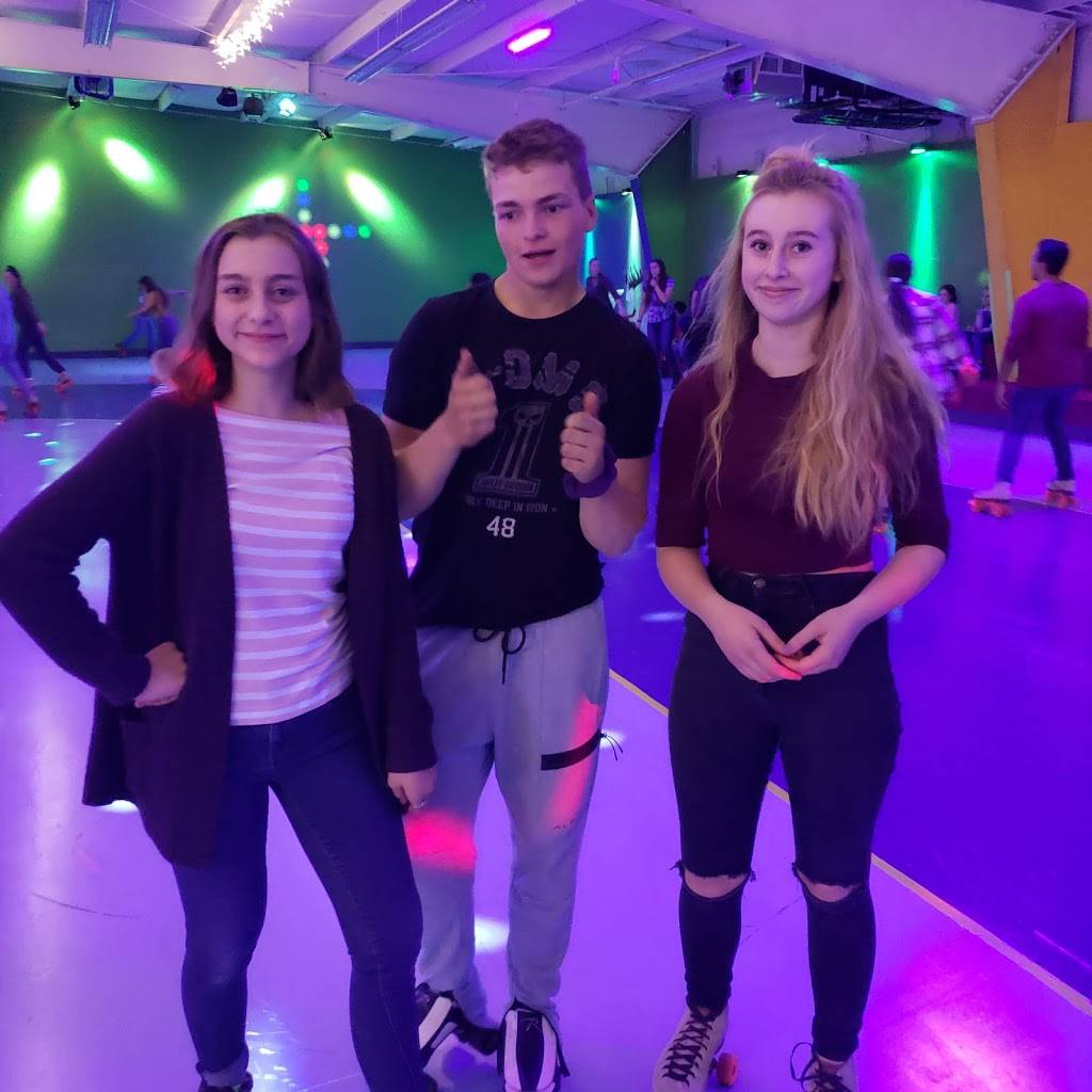 Smoky Mountain Sk8way | restaurant | 19025 Great Smoky Mountains Expy, Waynesville, NC 28786, USA | 8282469124 OR +1 828-246-9124