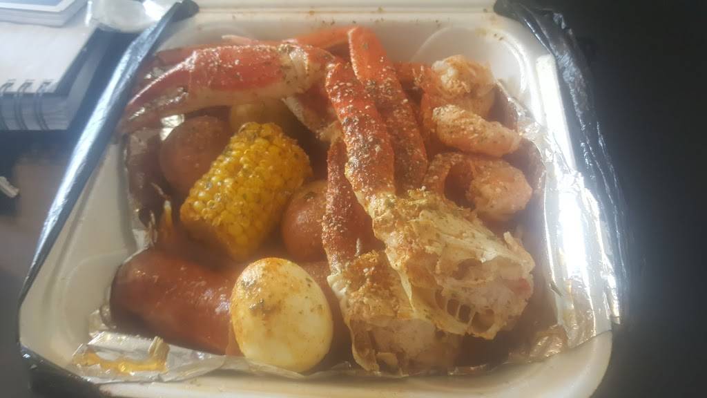 813 Salads & Seafood | restaurant | 1938 W Main St, Tampa, FL 33607, USA | 8135599724 OR +1 813-559-9724