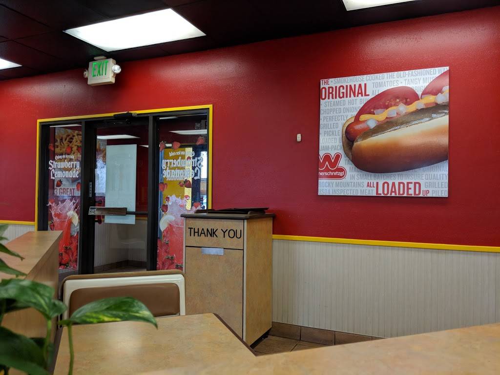 Wienerschnitzel | restaurant | 2900 Standiford Ave, Modesto, CA 95350, USA | 2095211111 OR +1 209-521-1111