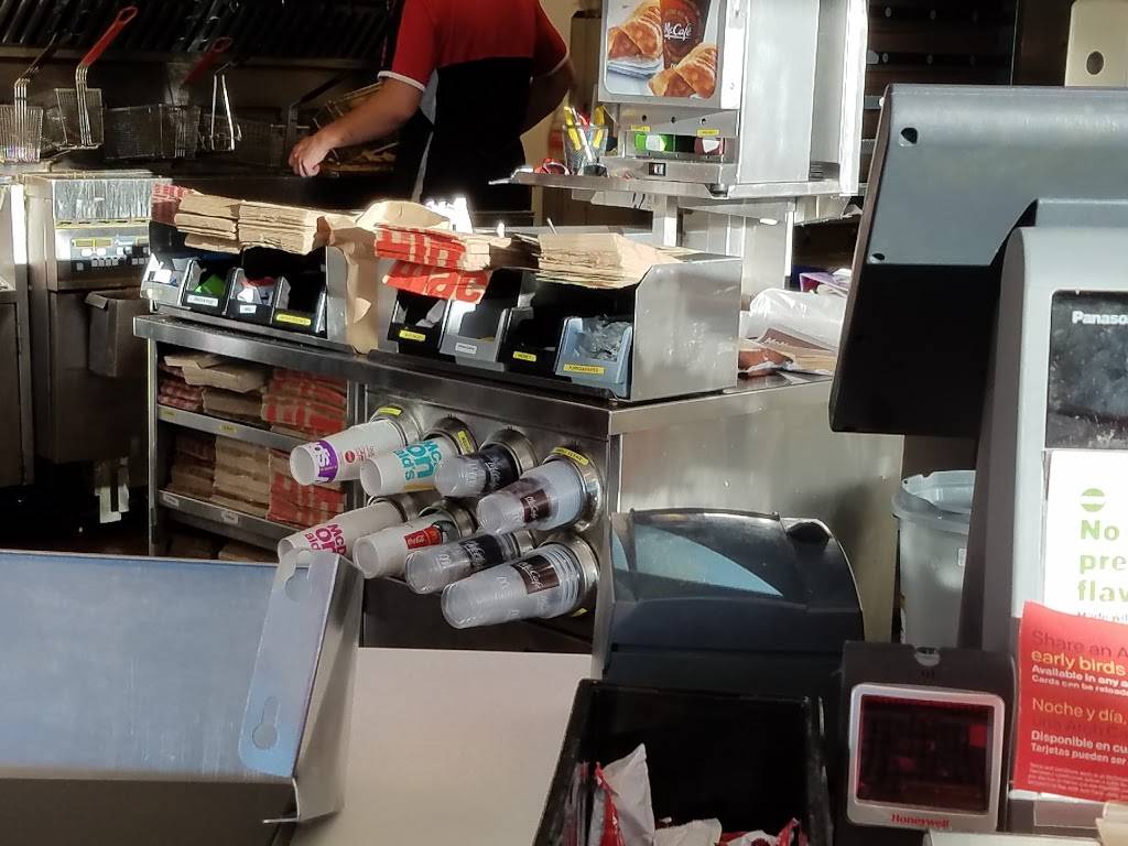 McDonalds | cafe | 1831 Sherman Blvd West, Muskegon, MI 49441, USA | 2317552585 OR +1 231-755-2585