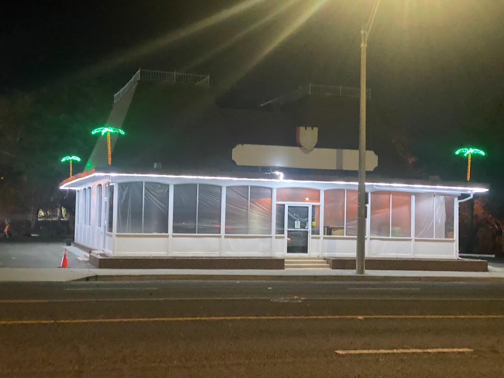 Coco Beach Presents | restaurant | 2300 Pacific Coast Hwy, Long Beach, CA 90804, USA | 5624445585 OR +1 562-444-5585