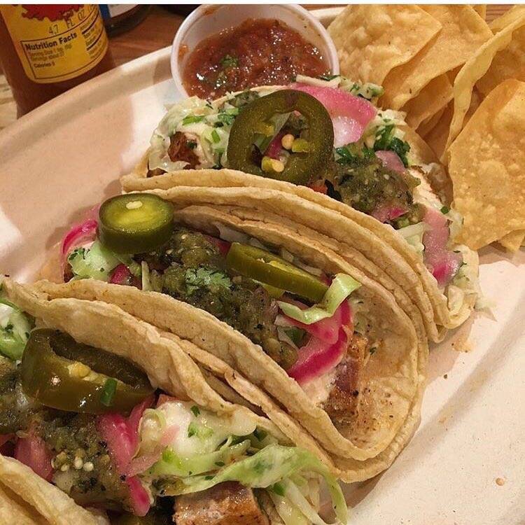 Burrito Beach | restaurant | 233 N Michigan Ave, Chicago, IL 60601, USA | 3128611986 OR +1 312-861-1986