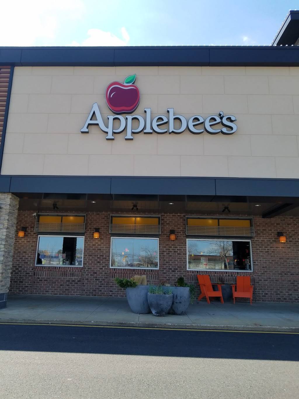 Applebees Grill + Bar | restaurant | 52 Brick Plaza, Brick, NJ 08723, USA | 7322629876 OR +1 732-262-9876