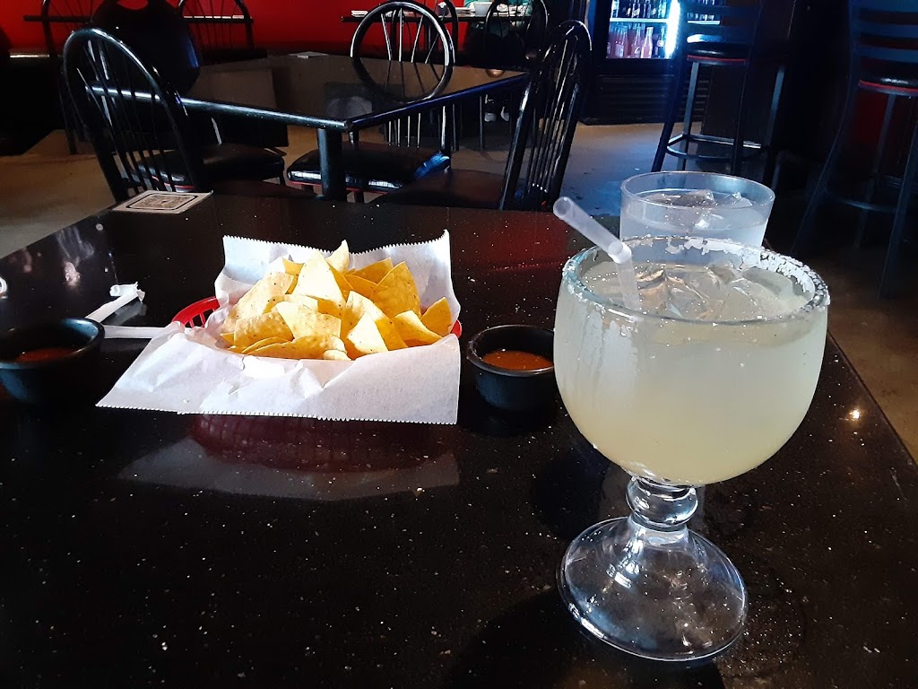 El Pueblito | restaurant | 810 Southwest Blvd, Kansas City, MO 64108, USA | 8164715442 OR +1 816-471-5442