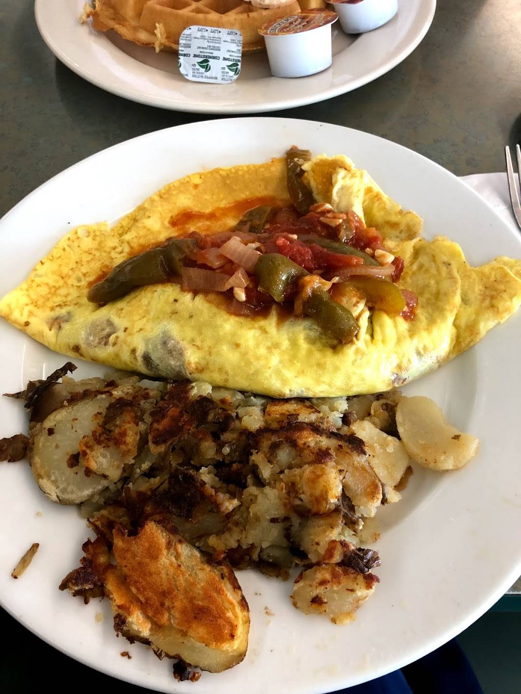 Airmont Diner | restaurant | 210 NY-59, Suffern, NY 10901, USA | 8453680020 OR +1 845-368-0020