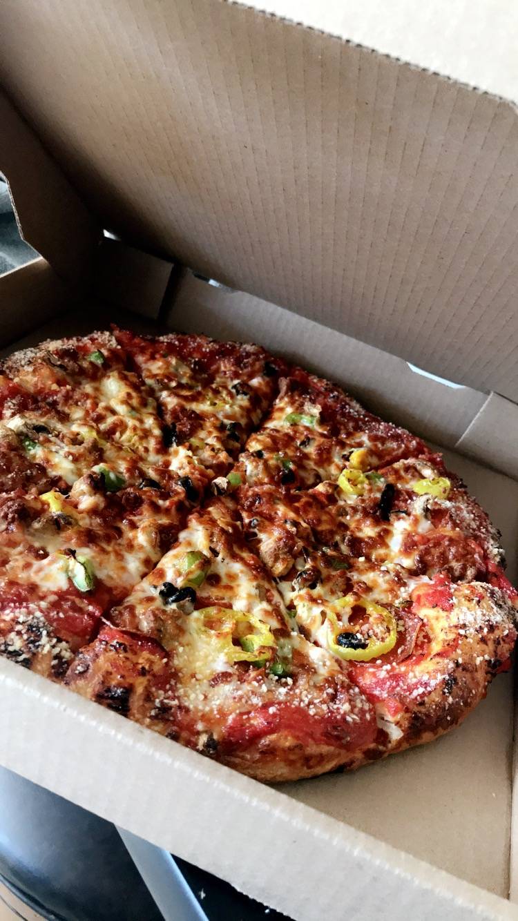 Velers Corner Store & Tavern | restaurant | 1202 N Stadium Rd, Oregon, OH 43616, USA | 4197242364 OR +1 419-724-2364