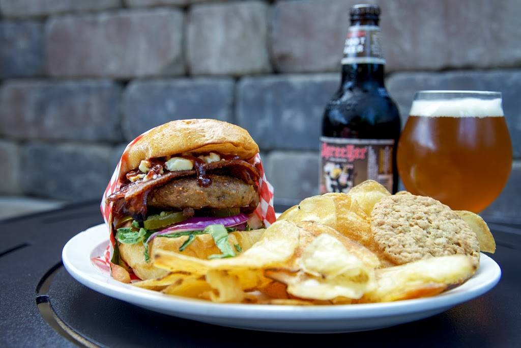 Mattys Bar & Grille | restaurant | 14460 College Ave, Muskego, WI 53150, USA | 4144273838 OR +1 414-427-3838