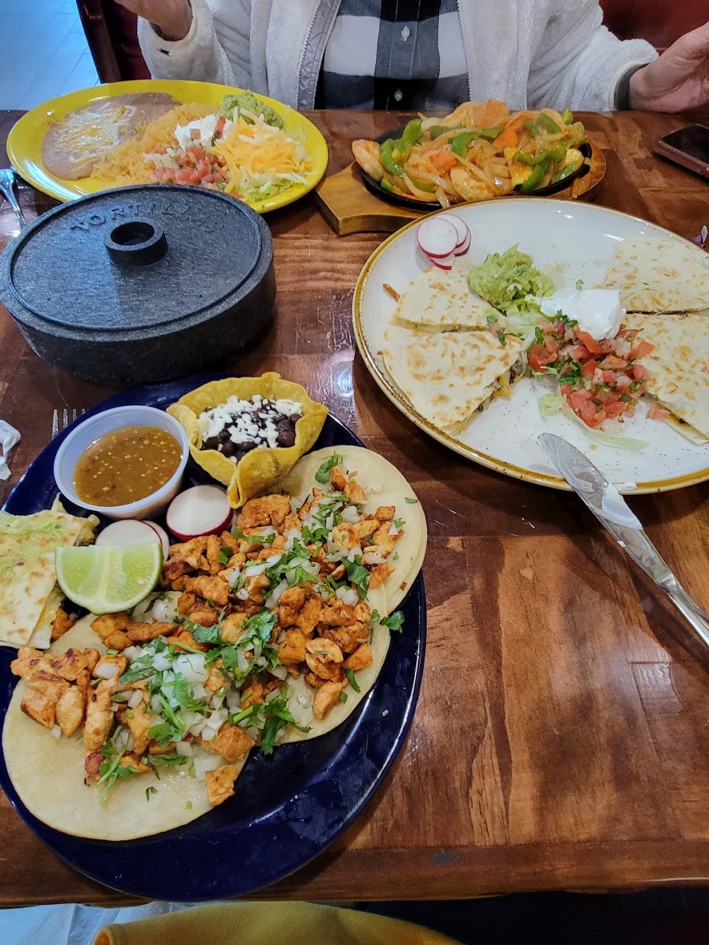 El Patron Corona Mexican Restaurant | restaurant | 111 Sutton Ave, Oxford, MA 01540, USA | 5087316933 OR +1 508-731-6933