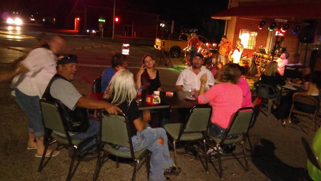 Colemans Corner | restaurant | 230 W Paris Ave, West Terre Haute, IN 47885, USA | 8125331298 OR +1 812-533-1298